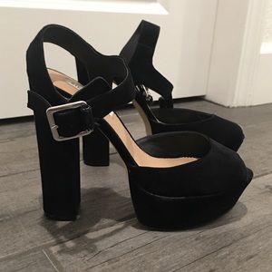 Steve Madden Jillyy pump in black suede